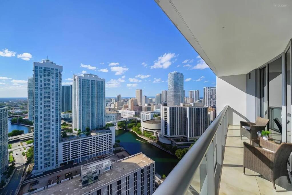 W Hotel Luxury High Rise Miami Eksteriør billede